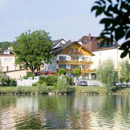 Landgasthof Moser & Restaurant Bootshaus Windorf  Exteriör bild