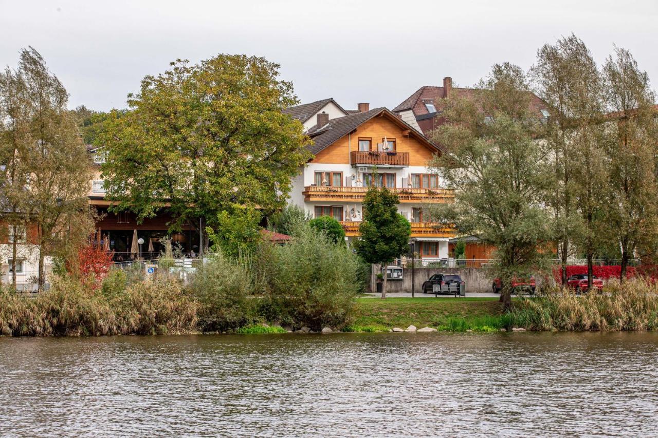 Landgasthof Moser & Restaurant Bootshaus Windorf  Exteriör bild